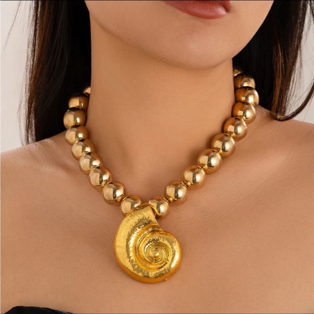 Gold Bauble Conch Shell Oversized Necklace